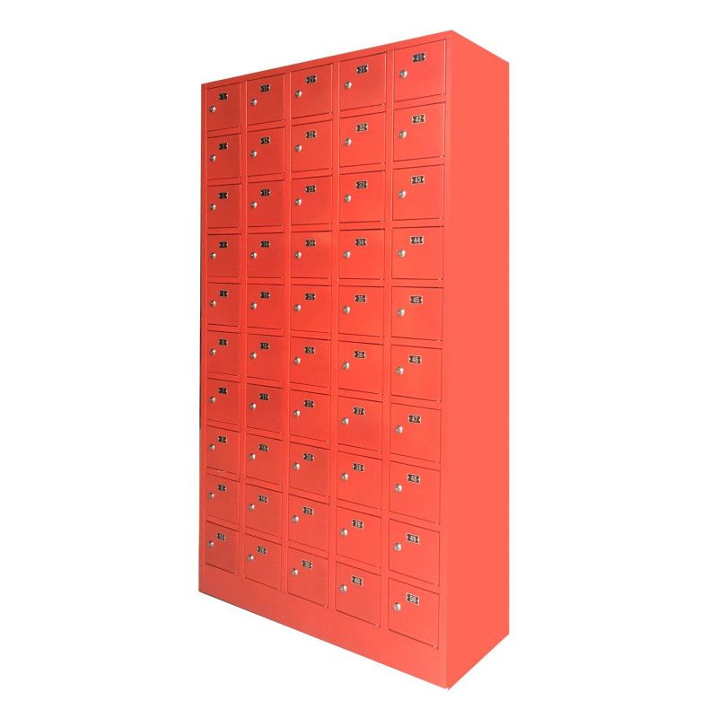 Consigna de compartimentos pequeños con puerta para